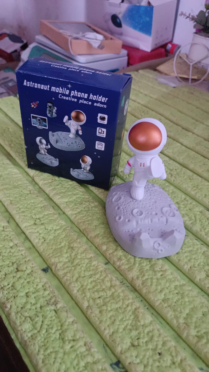 3D Astronaut Phone Stand